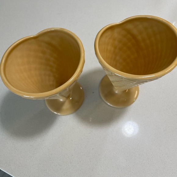 Set of Pottery Barn Ice Cream cones - Picture 3 of 6